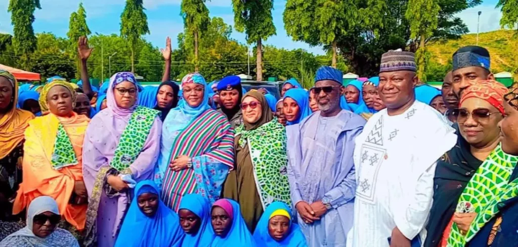 Mass defection: 792 PDP ladies be a part of APC in Jigawa