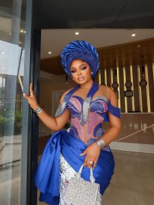 When the Gown Code Is ‘Unforgettable’ When the Gown Code Is ‘Unforgettable’