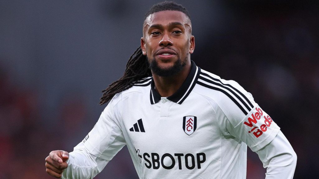 EPL: ‘Unbelievable, what a cross’ – Berbatov, Glenn Hoddle hail Tremendous Eagles midfielder Iwobi