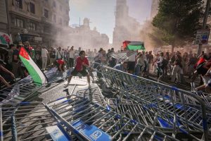 Spanish prime minister requires Israel to be banned from sports activities occasions after chaos at biking race