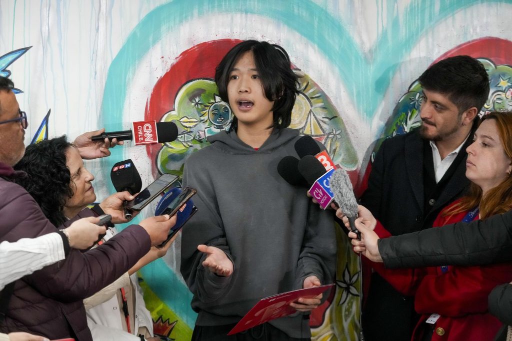 Chilean authorities in Antarctica launch American pilot Ethan Guo