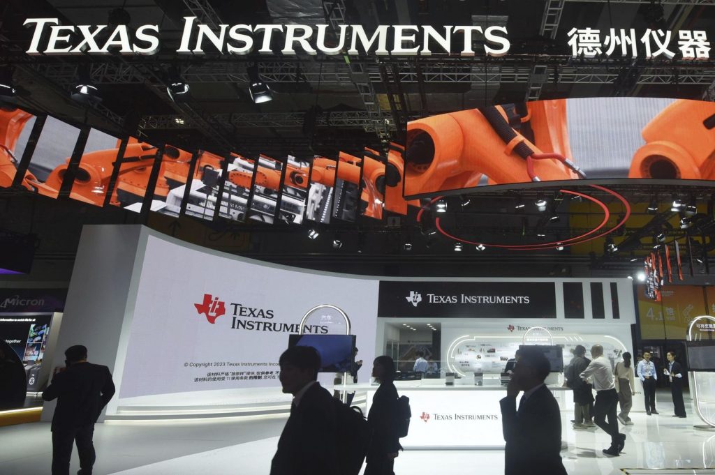 China launches probes focusing on U.S. semiconductors forward of Madrid commerce talks