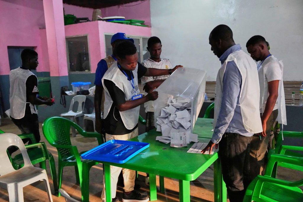 Guinea opposition claims irregularities in constitutional referendum