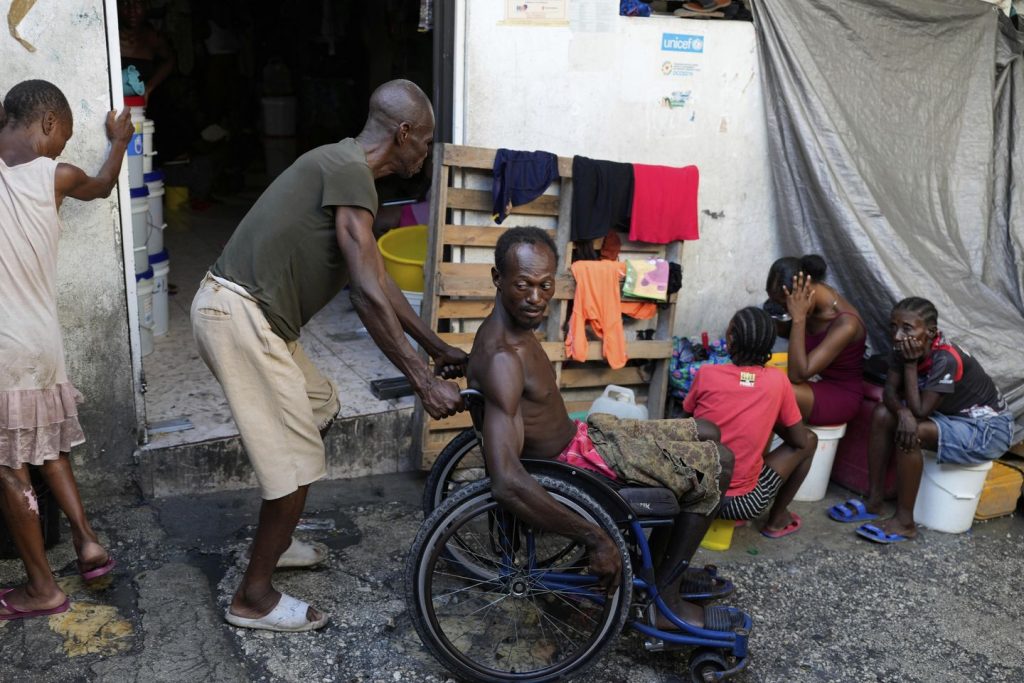 Haitian gang assaults city, kills instructor, kidnaps residents and burns buildings