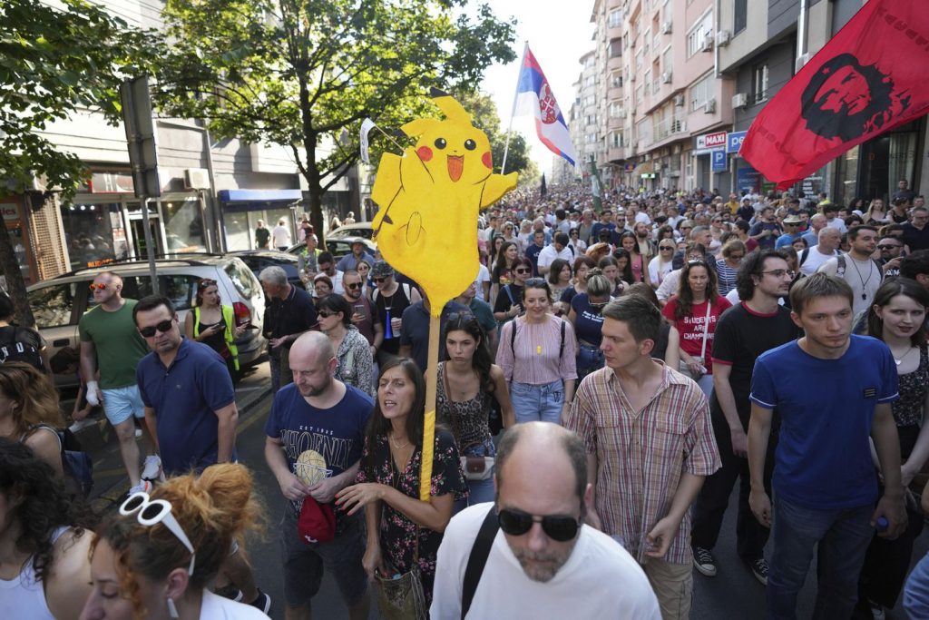 Hundreds rally in Serbia and accuse police of brutality at anti-government demonstrations