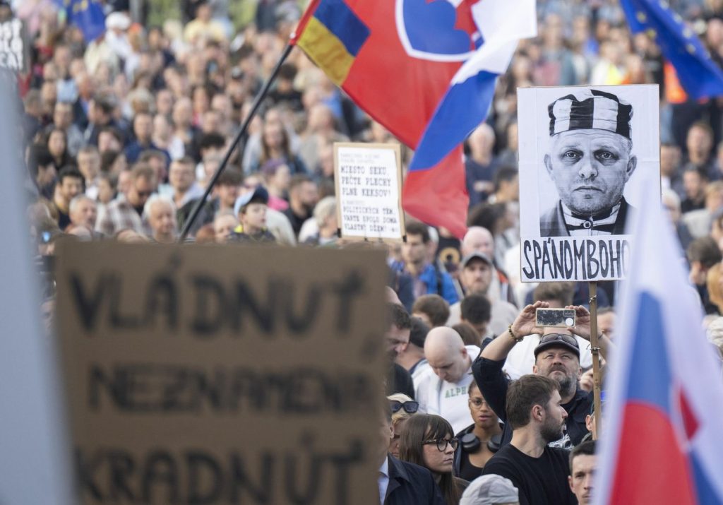 Hundreds rally throughout Slovakia towards austerity measures and pro-Russian insurance policies