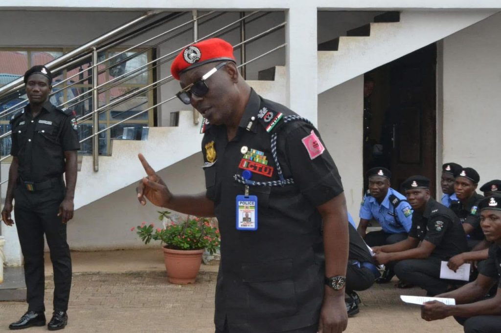 Anambra police arrest hoodlum, get better firearms, others Anambra police arrest hoodlum, get better firearms, others