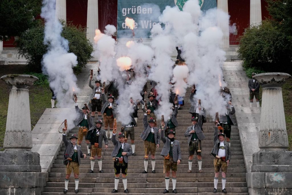 Oktoberfest ends Sunday with the standard Bavarian salute