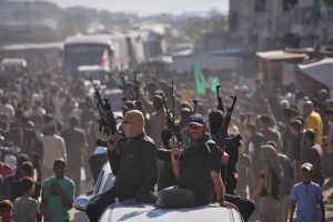 Center East receives Gaza peace plan with cautious optimism as cracks seem Center East receives Gaza peace plan with cautious optimism as cracks seem