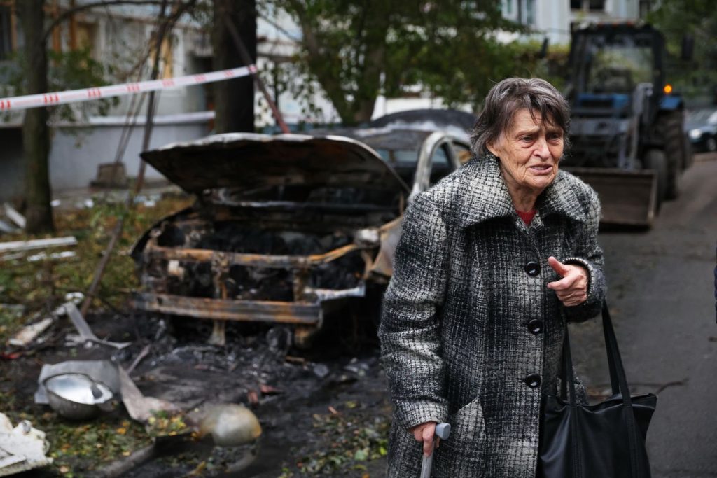 Not less than 5 folks had been killed in a large-scale Russian assault on Ukraine