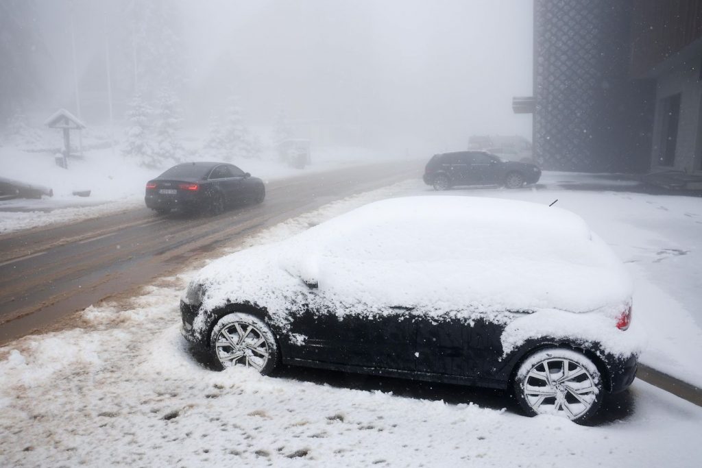 Bulgarian resort floods go away 3 lifeless, whereas heavy snow downs Balkan energy strains