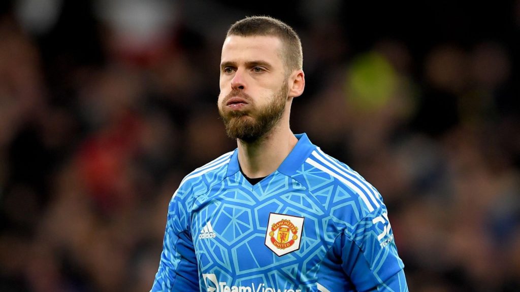 David de Gea ‘contemplating’ January return to Manchester United