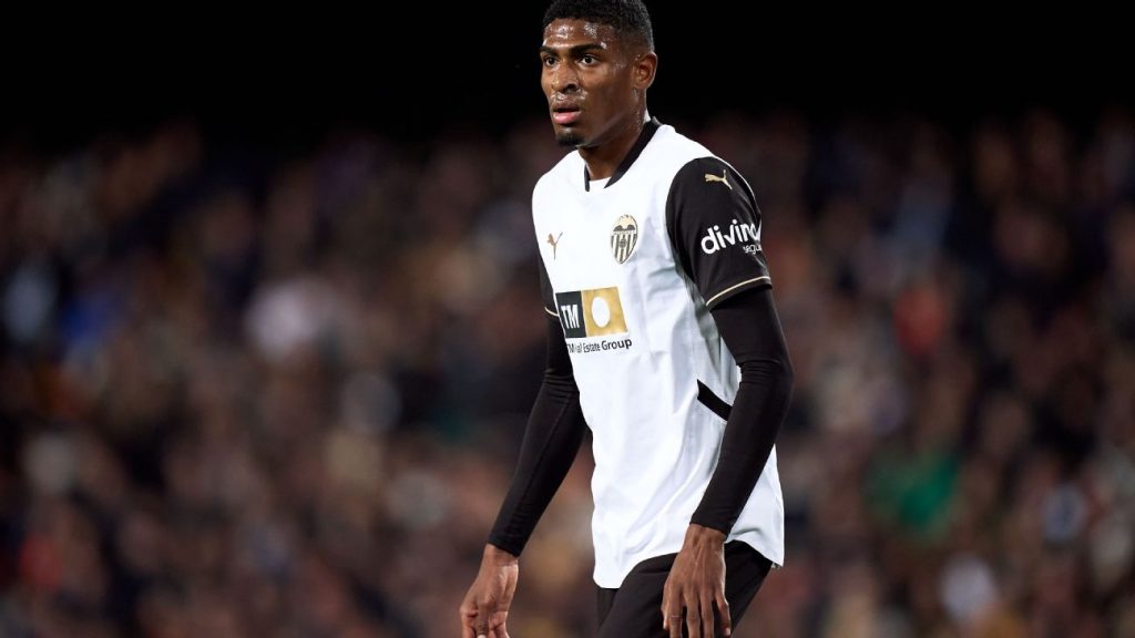 EPL: ‘He is a beast’ – Cristhian Mosquera credit Arsenal teammate for bettering him