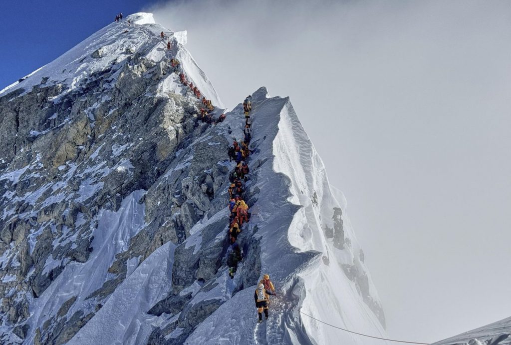 American man first ever to ski down slim route on northern face of Mount Everest