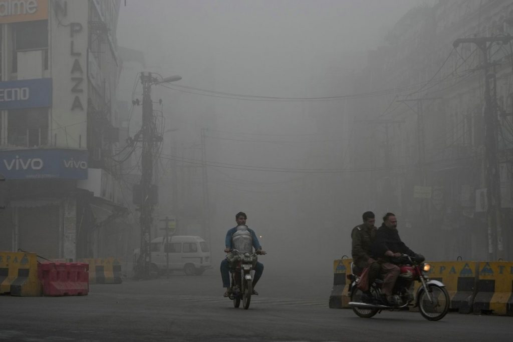 Pakistan makes use of anti-smog weapons to struggle air air pollution in its cultural capital