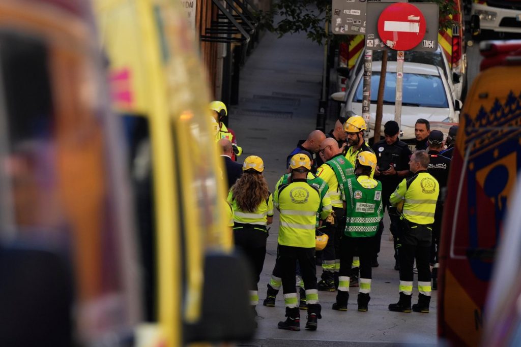 Constructing collapse in central Madrid leaves 3 building employees injured, 4 extra lacking
