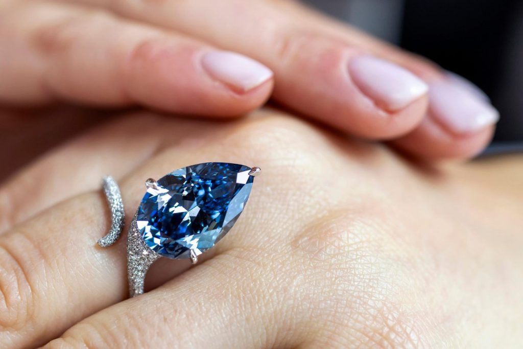 'Mellon Blue' diamond sells for .6 million at Swiss public sale 'Mellon Blue' diamond sells for .6 million at Swiss public sale
