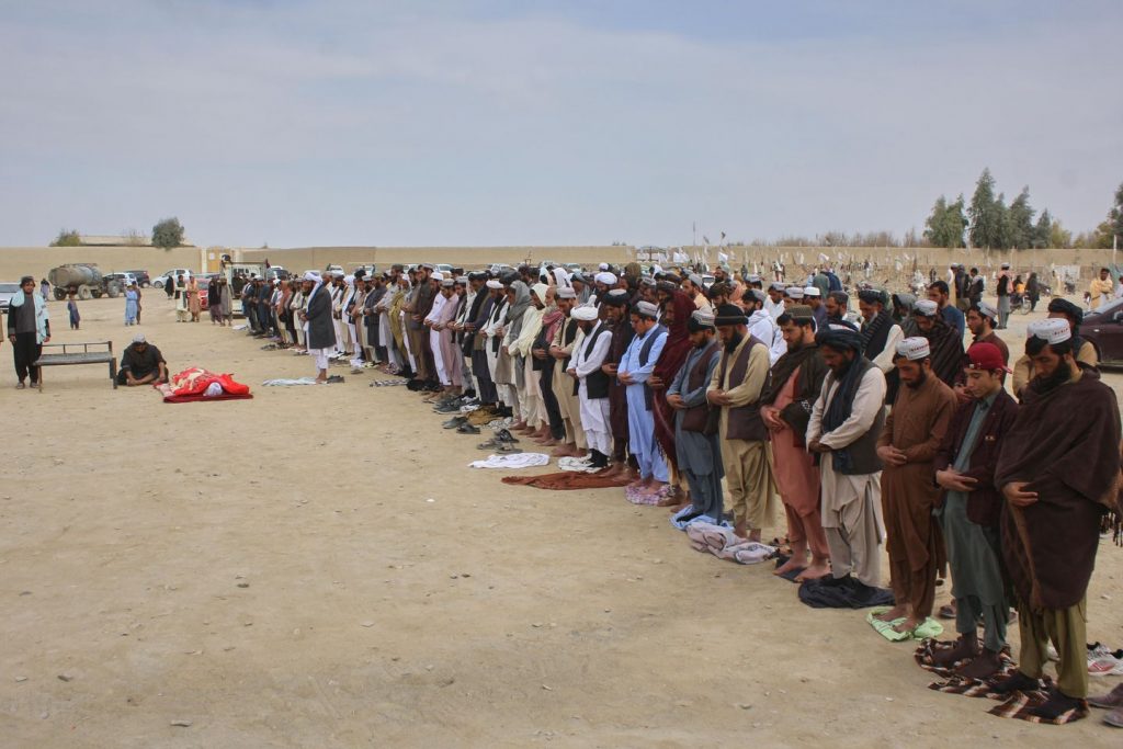 In a single day trade of fireside alongside the Afghan-Pakistan border kills 5 and wounds 8, officers say In a single day trade of fireside alongside the Afghan-Pakistan border kills 5 and wounds 8, officers say