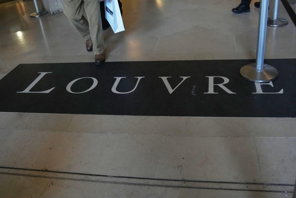 Louvre staff announce strike over work circumstances and safety after 2M heist Louvre staff announce strike over work circumstances and safety after 2M heist