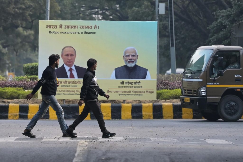 Putin arrives in New Delhi on a state go to geared toward bolstering Russia-India ties Putin arrives in New Delhi on a state go to geared toward bolstering Russia-India ties